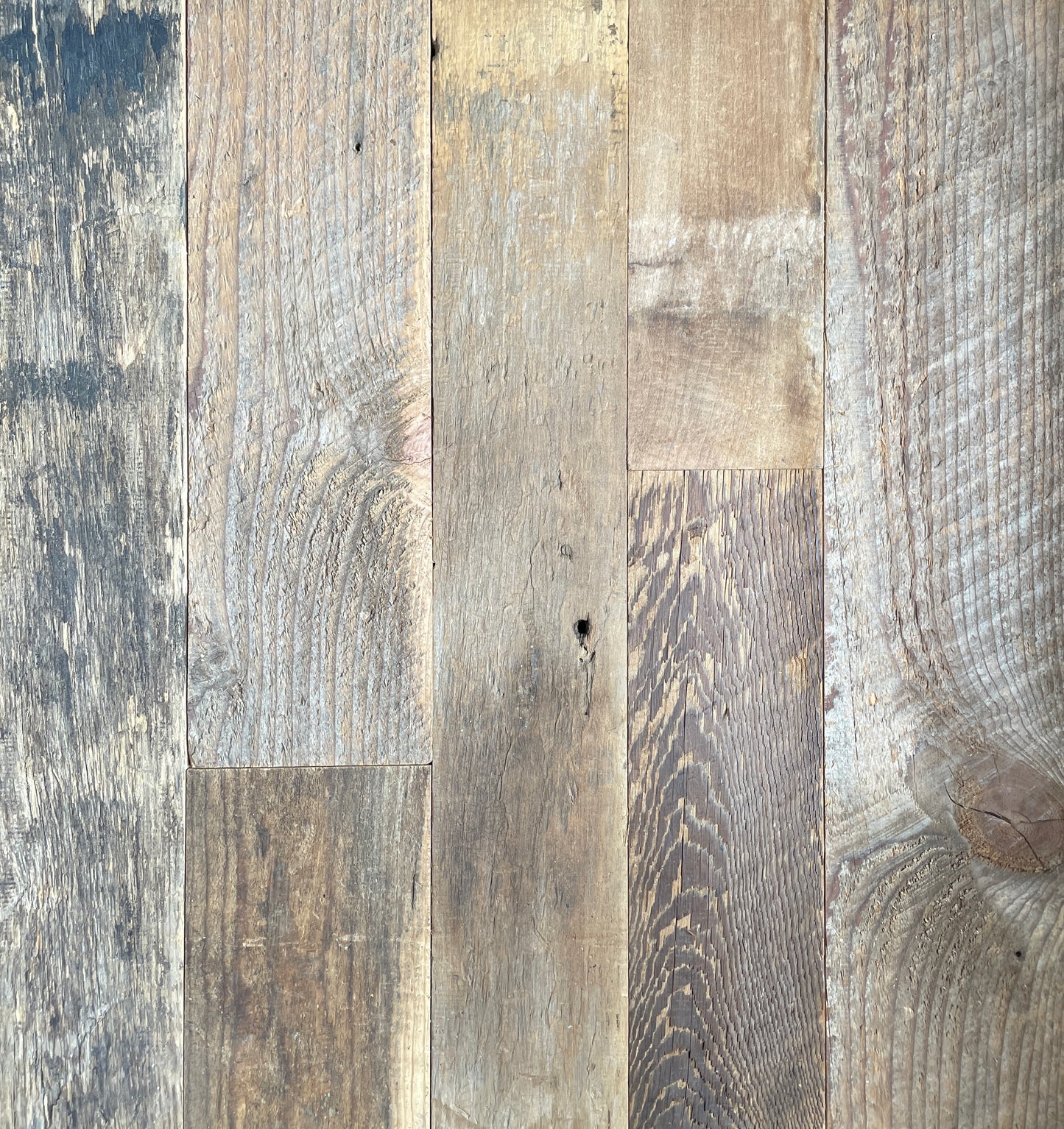 Reclaimed Wood Shiplap (Grey)