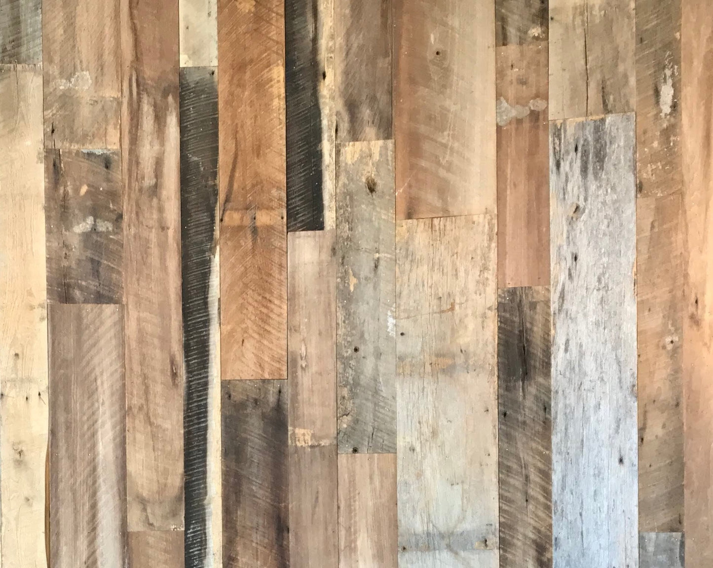 Reclaimed Wood Shiplap (Brown)